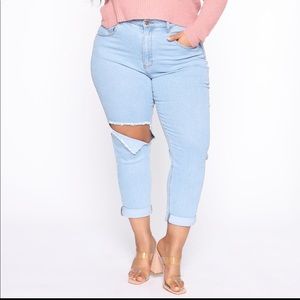 High Rise Mom Jeans- LightWash